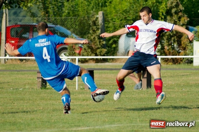 Zdjęcie w galerii na portalu naszraciborz.pl: Wielkie Derby Gminy: Pietrowice z Cyprzanowem na remis wiadomości z regionu