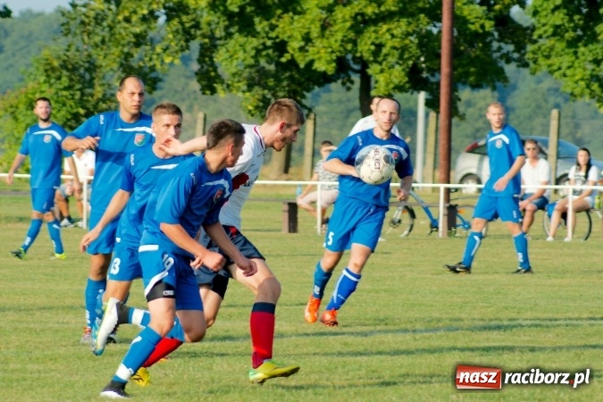 Zdjęcie w galerii na portalu naszraciborz.pl: Wielkie Derby Gminy: Pietrowice z Cyprzanowem na remis wiadomości z regionu