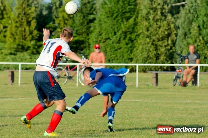 Zdjęcie w galerii na portalu naszraciborz.pl: Wielkie Derby Gminy: Pietrowice z Cyprzanowem na remis wiadomości z regionu