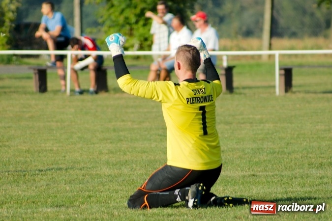 Zdjęcie w galerii na portalu naszraciborz.pl: Wielkie Derby Gminy: Pietrowice z Cyprzanowem na remis wiadomości z regionu