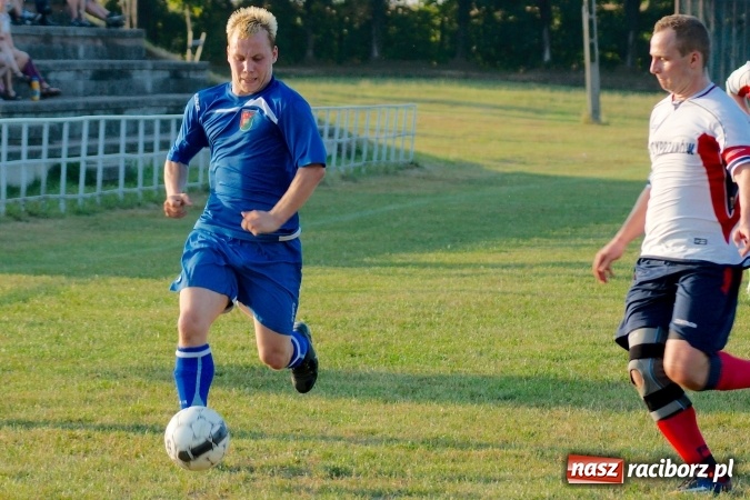 Zdjęcie w galerii na portalu naszraciborz.pl: Wielkie Derby Gminy: Pietrowice z Cyprzanowem na remis wiadomości z regionu