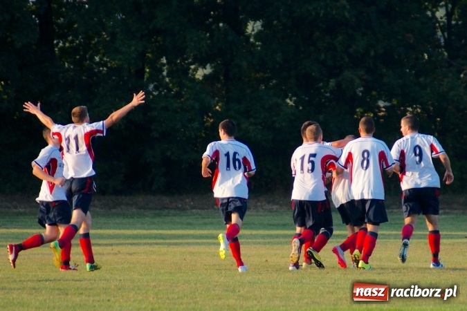 Zdjęcie w galerii na portalu naszraciborz.pl: Wielkie Derby Gminy: Pietrowice z Cyprzanowem na remis wiadomości z regionu