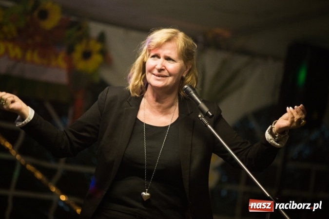 Zdjęcie w galerii na portalu naszraciborz.pl: Conchita Wurst i Krzysztof Krawczyk na dożynkach w Wojnowicach wiadomości z regionu