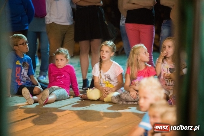 Zdjęcie w galerii na portalu naszraciborz.pl: Conchita Wurst i Krzysztof Krawczyk na dożynkach w Wojnowicach wiadomości z regionu