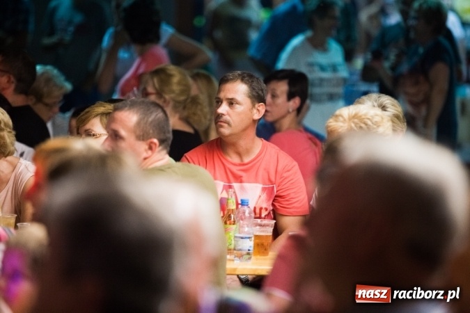 Zdjęcie w galerii na portalu naszraciborz.pl: Conchita Wurst i Krzysztof Krawczyk na dożynkach w Wojnowicach wiadomości z regionu