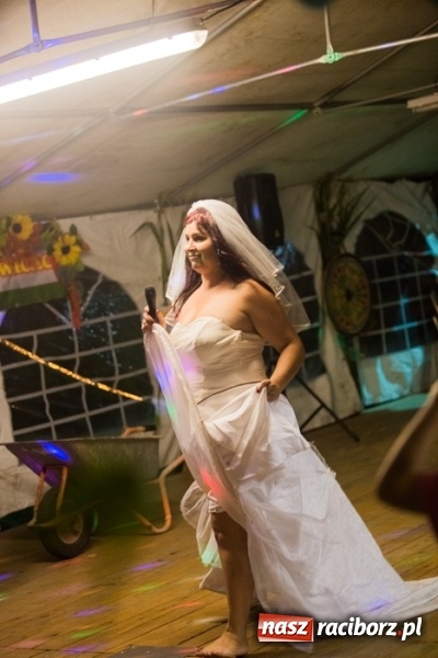 Zdjęcie w galerii na portalu naszraciborz.pl: Conchita Wurst i Krzysztof Krawczyk na dożynkach w Wojnowicach wiadomości z regionu