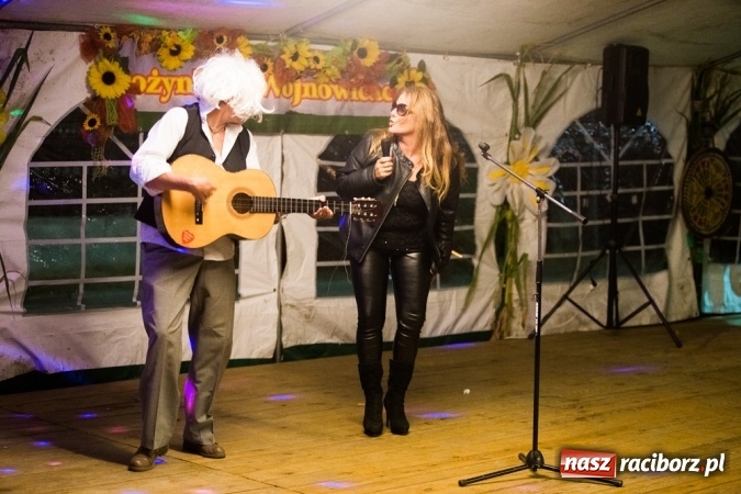 Zdjęcie w galerii na portalu naszraciborz.pl: Conchita Wurst i Krzysztof Krawczyk na dożynkach w Wojnowicach wiadomości z regionu