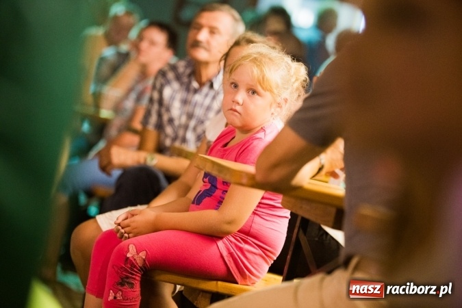 Zdjęcie w galerii na portalu naszraciborz.pl: Conchita Wurst i Krzysztof Krawczyk na dożynkach w Wojnowicach wiadomości z regionu