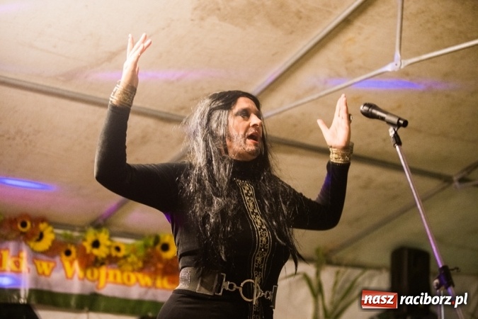 Zdjęcie w galerii na portalu naszraciborz.pl: Conchita Wurst i Krzysztof Krawczyk na dożynkach w Wojnowicach wiadomości z regionu