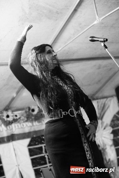 Zdjęcie w galerii na portalu naszraciborz.pl: Conchita Wurst i Krzysztof Krawczyk na dożynkach w Wojnowicach wiadomości z regionu