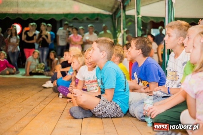 Zdjęcie w galerii na portalu naszraciborz.pl: Conchita Wurst i Krzysztof Krawczyk na dożynkach w Wojnowicach wiadomości z regionu