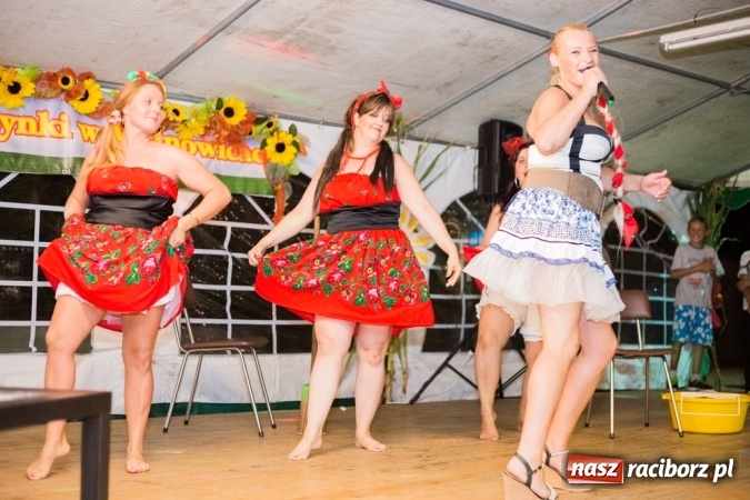 Zdjęcie w galerii na portalu naszraciborz.pl: Conchita Wurst i Krzysztof Krawczyk na dożynkach w Wojnowicach wiadomości z regionu