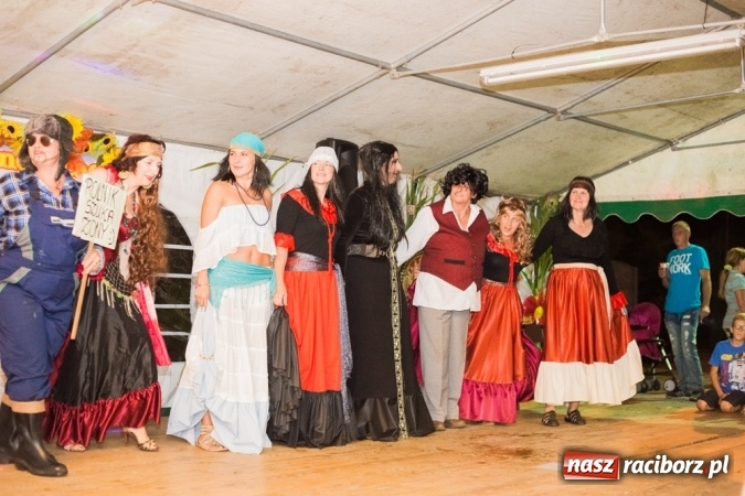 Zdjęcie w galerii na portalu naszraciborz.pl: Conchita Wurst i Krzysztof Krawczyk na dożynkach w Wojnowicach wiadomości z regionu