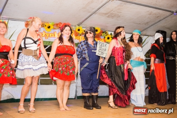 Zdjęcie w galerii na portalu naszraciborz.pl: Conchita Wurst i Krzysztof Krawczyk na dożynkach w Wojnowicach wiadomości z regionu