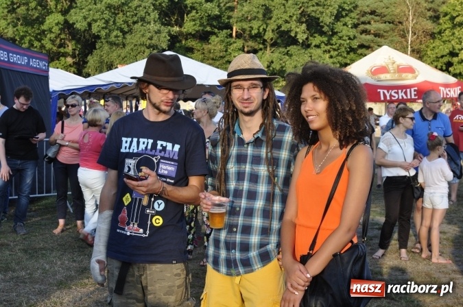 Zdjęcie w galerii na portalu naszraciborz.pl: Tabu, Bartnicky Band i Tomasz Niecik żegnali lato w Kuźni Raciborskiej wiadomości z regionu