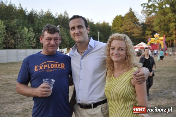 Zdjęcie w galerii na portalu naszraciborz.pl: Tabu, Bartnicky Band i Tomasz Niecik żegnali lato w Kuźni Raciborskiej wiadomości z regionu