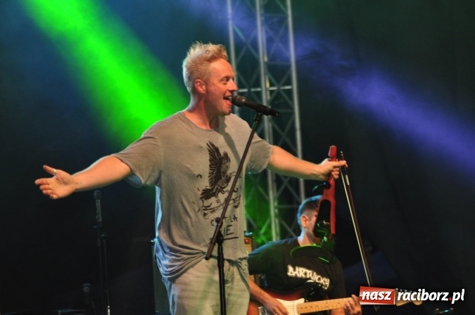 Zdjęcie w galerii na portalu naszraciborz.pl: Tabu, Bartnicky Band i Tomasz Niecik żegnali lato w Kuźni Raciborskiej wiadomości z regionu