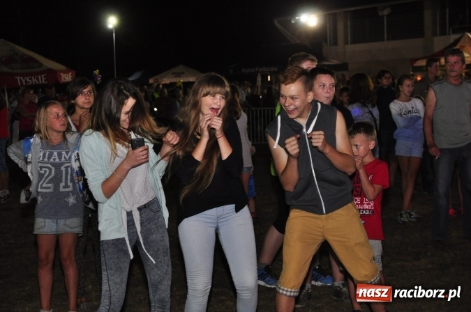 Zdjęcie w galerii na portalu naszraciborz.pl: Tabu, Bartnicky Band i Tomasz Niecik żegnali lato w Kuźni Raciborskiej wiadomości z regionu