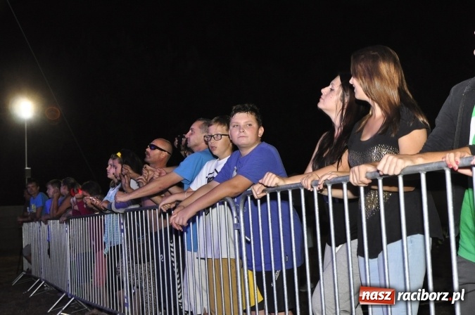 Zdjęcie w galerii na portalu naszraciborz.pl: Tabu, Bartnicky Band i Tomasz Niecik żegnali lato w Kuźni Raciborskiej wiadomości z regionu