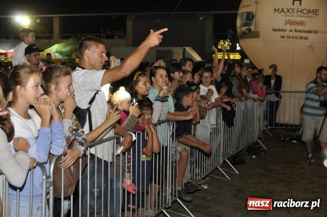 Zdjęcie w galerii na portalu naszraciborz.pl: Tabu, Bartnicky Band i Tomasz Niecik żegnali lato w Kuźni Raciborskiej wiadomości z regionu