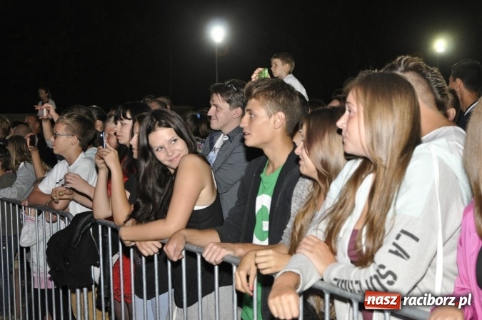 Zdjęcie w galerii na portalu naszraciborz.pl: Tabu, Bartnicky Band i Tomasz Niecik żegnali lato w Kuźni Raciborskiej wiadomości z regionu