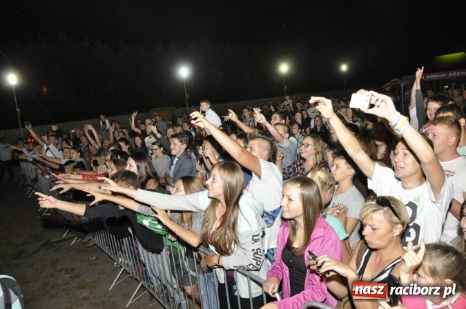 Zdjęcie w galerii na portalu naszraciborz.pl: Tabu, Bartnicky Band i Tomasz Niecik żegnali lato w Kuźni Raciborskiej wiadomości z regionu