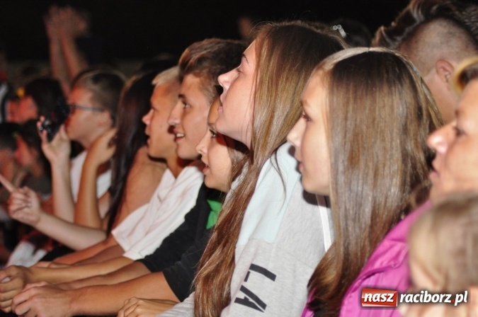 Zdjęcie w galerii na portalu naszraciborz.pl: Tabu, Bartnicky Band i Tomasz Niecik żegnali lato w Kuźni Raciborskiej wiadomości z regionu