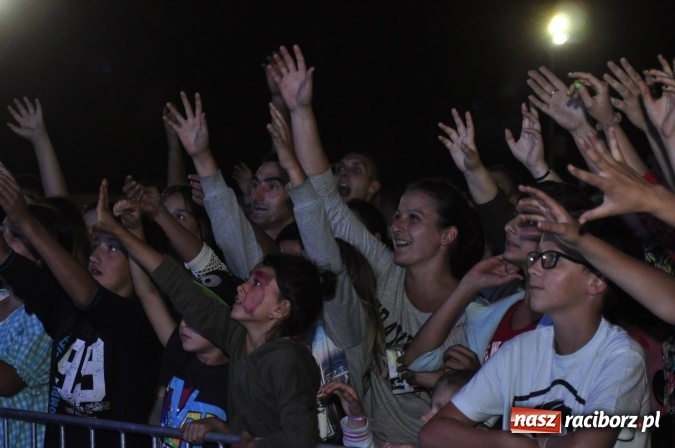 Zdjęcie w galerii na portalu naszraciborz.pl: Tabu, Bartnicky Band i Tomasz Niecik żegnali lato w Kuźni Raciborskiej wiadomości z regionu