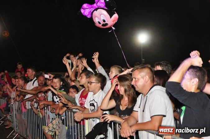 Zdjęcie w galerii na portalu naszraciborz.pl: Tabu, Bartnicky Band i Tomasz Niecik żegnali lato w Kuźni Raciborskiej wiadomości z regionu