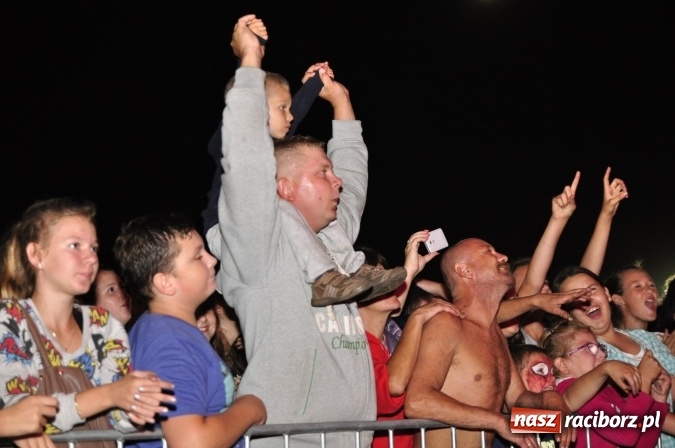 Zdjęcie w galerii na portalu naszraciborz.pl: Tabu, Bartnicky Band i Tomasz Niecik żegnali lato w Kuźni Raciborskiej wiadomości z regionu