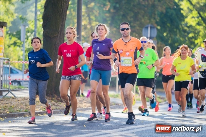 Zdjęcie w galerii na portalu naszraciborz.pl: Do biegu, gotowi, start! I RAFAKO Półmaraton Racibórz już za nami wiadomości z regionu