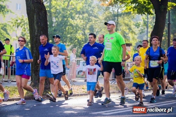 Zdjęcie w galerii na portalu naszraciborz.pl: Do biegu, gotowi, start! I RAFAKO Półmaraton Racibórz już za nami wiadomości z regionu