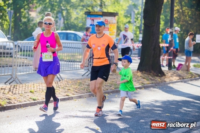 Zdjęcie w galerii na portalu naszraciborz.pl: Do biegu, gotowi, start! I RAFAKO Półmaraton Racibórz już za nami wiadomości z regionu