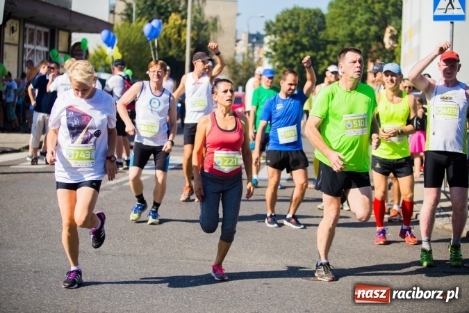 Zdjęcie w galerii na portalu naszraciborz.pl: Do biegu, gotowi, start! I RAFAKO Półmaraton Racibórz już za nami wiadomości z regionu