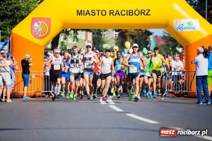 Zdjęcie w galerii na portalu naszraciborz.pl: Do biegu, gotowi, start! I RAFAKO Półmaraton Racibórz już za nami wiadomości z regionu