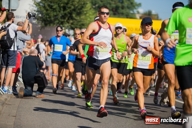 Zdjęcie w galerii na portalu naszraciborz.pl: Do biegu, gotowi, start! I RAFAKO Półmaraton Racibórz już za nami wiadomości z regionu