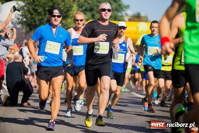 Zdjęcie w galerii na portalu naszraciborz.pl: Do biegu, gotowi, start! I RAFAKO Półmaraton Racibórz już za nami wiadomości z regionu
