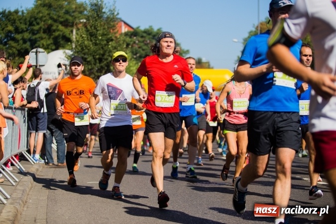 Zdjęcie w galerii na portalu naszraciborz.pl: Do biegu, gotowi, start! I RAFAKO Półmaraton Racibórz już za nami wiadomości z regionu