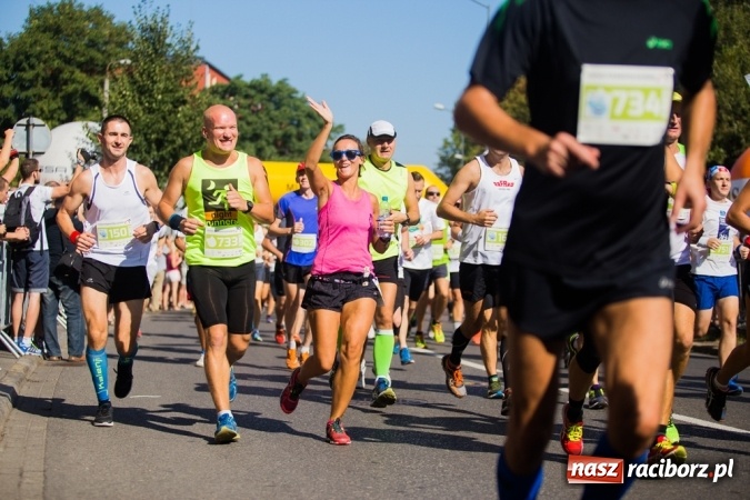 Zdjęcie w galerii na portalu naszraciborz.pl: Do biegu, gotowi, start! I RAFAKO Półmaraton Racibórz już za nami wiadomości z regionu