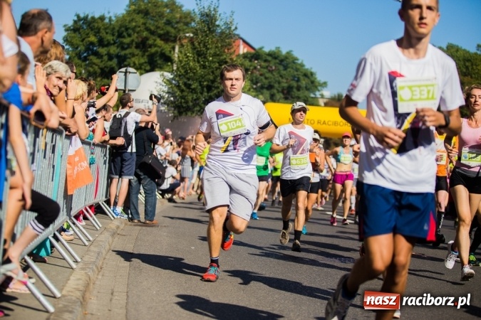 Zdjęcie w galerii na portalu naszraciborz.pl: Do biegu, gotowi, start! I RAFAKO Półmaraton Racibórz już za nami wiadomości z regionu