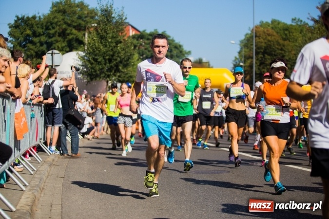 Zdjęcie w galerii na portalu naszraciborz.pl: Do biegu, gotowi, start! I RAFAKO Półmaraton Racibórz już za nami wiadomości z regionu