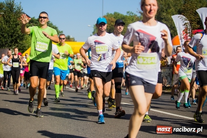 Zdjęcie w galerii na portalu naszraciborz.pl: Do biegu, gotowi, start! I RAFAKO Półmaraton Racibórz już za nami wiadomości z regionu