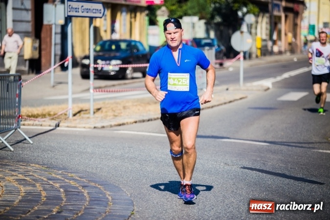 Zdjęcie w galerii na portalu naszraciborz.pl: Do biegu, gotowi, start! I RAFAKO Półmaraton Racibórz już za nami wiadomości z regionu