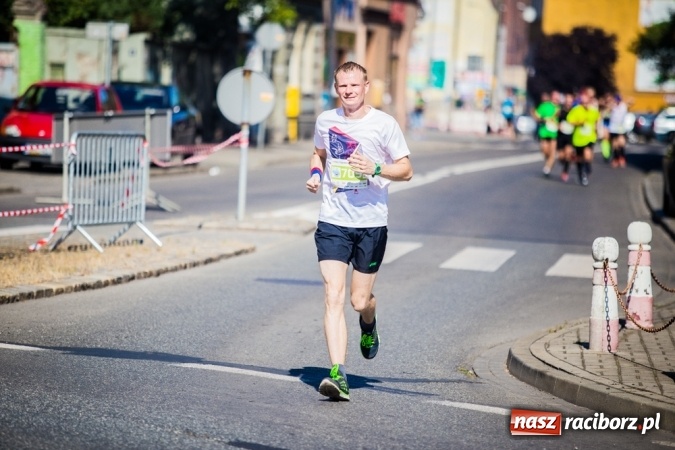 Zdjęcie w galerii na portalu naszraciborz.pl: Do biegu, gotowi, start! I RAFAKO Półmaraton Racibórz już za nami wiadomości z regionu