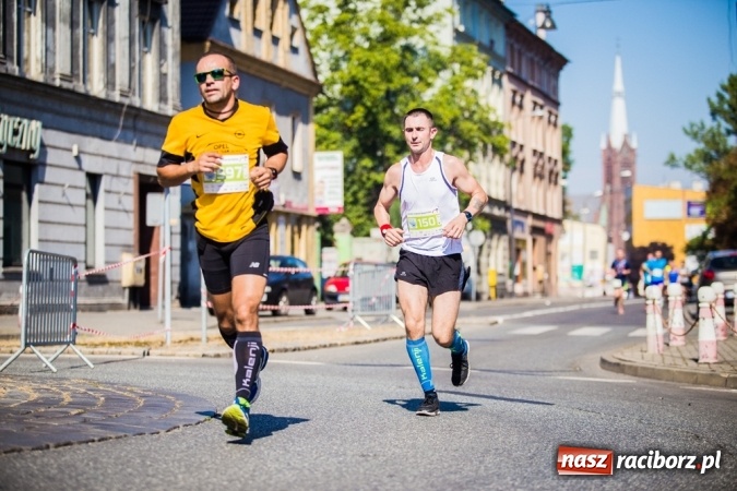 Zdjęcie w galerii na portalu naszraciborz.pl: Do biegu, gotowi, start! I RAFAKO Półmaraton Racibórz już za nami wiadomości z regionu
