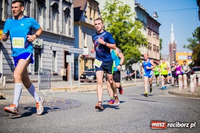 Zdjęcie w galerii na portalu naszraciborz.pl: Do biegu, gotowi, start! I RAFAKO Półmaraton Racibórz już za nami wiadomości z regionu