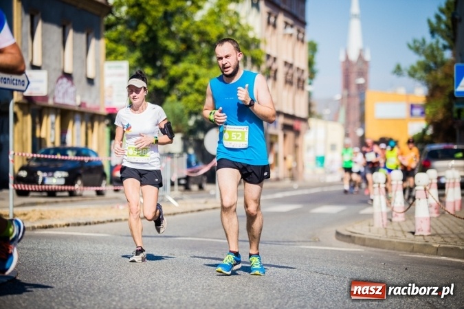 Zdjęcie w galerii na portalu naszraciborz.pl: Do biegu, gotowi, start! I RAFAKO Półmaraton Racibórz już za nami wiadomości z regionu