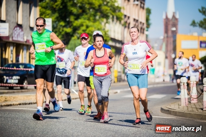 Zdjęcie w galerii na portalu naszraciborz.pl: Do biegu, gotowi, start! I RAFAKO Półmaraton Racibórz już za nami wiadomości z regionu