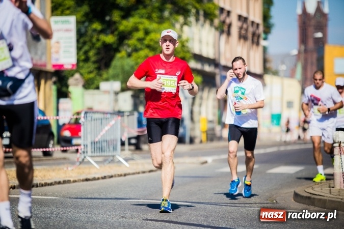Zdjęcie w galerii na portalu naszraciborz.pl: Do biegu, gotowi, start! I RAFAKO Półmaraton Racibórz już za nami wiadomości z regionu