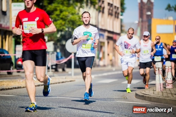 Zdjęcie w galerii na portalu naszraciborz.pl: Do biegu, gotowi, start! I RAFAKO Półmaraton Racibórz już za nami wiadomości z regionu